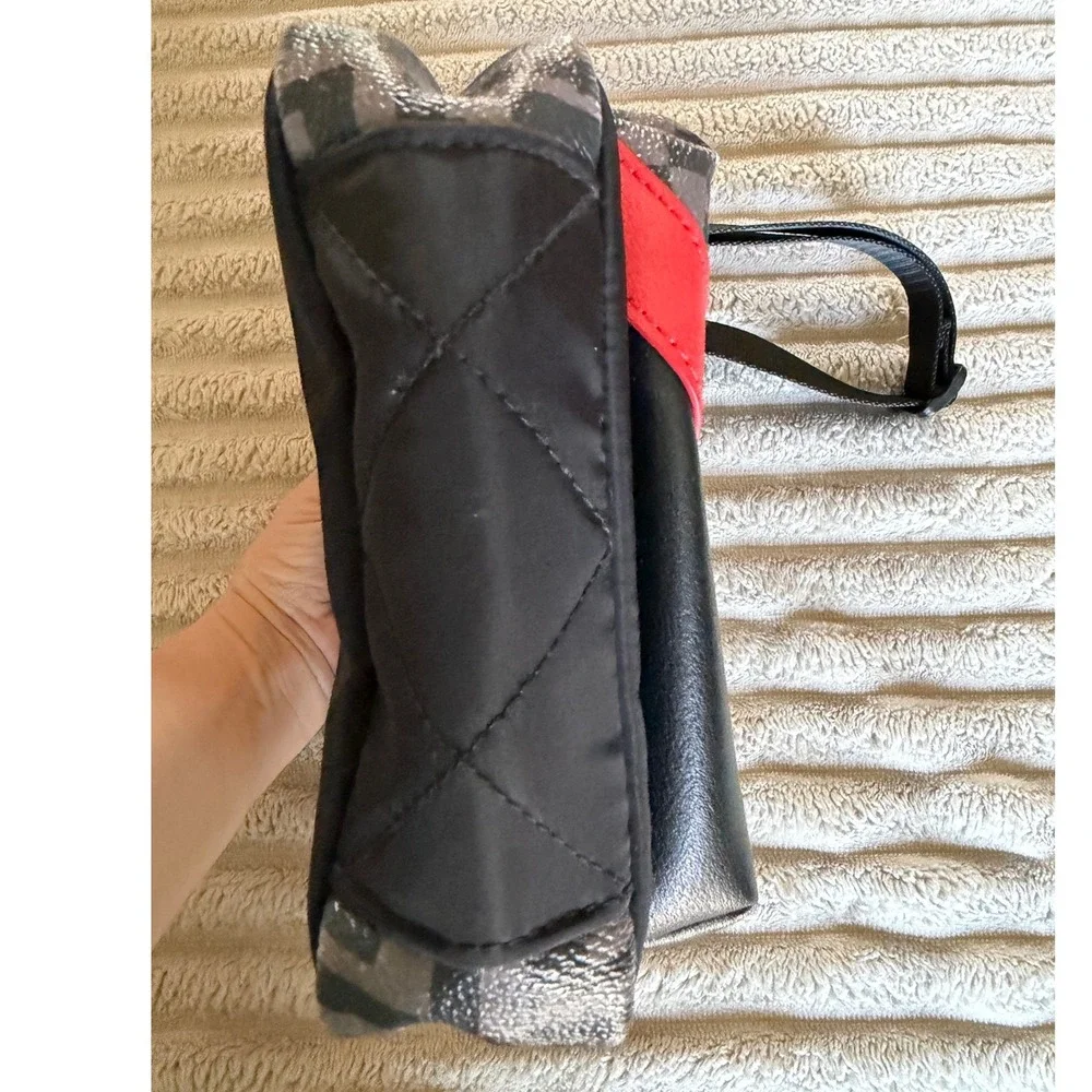 Guess USA Crossbody Messenger Bag Grey Black Geometric Logo‎ Red Stripe Small